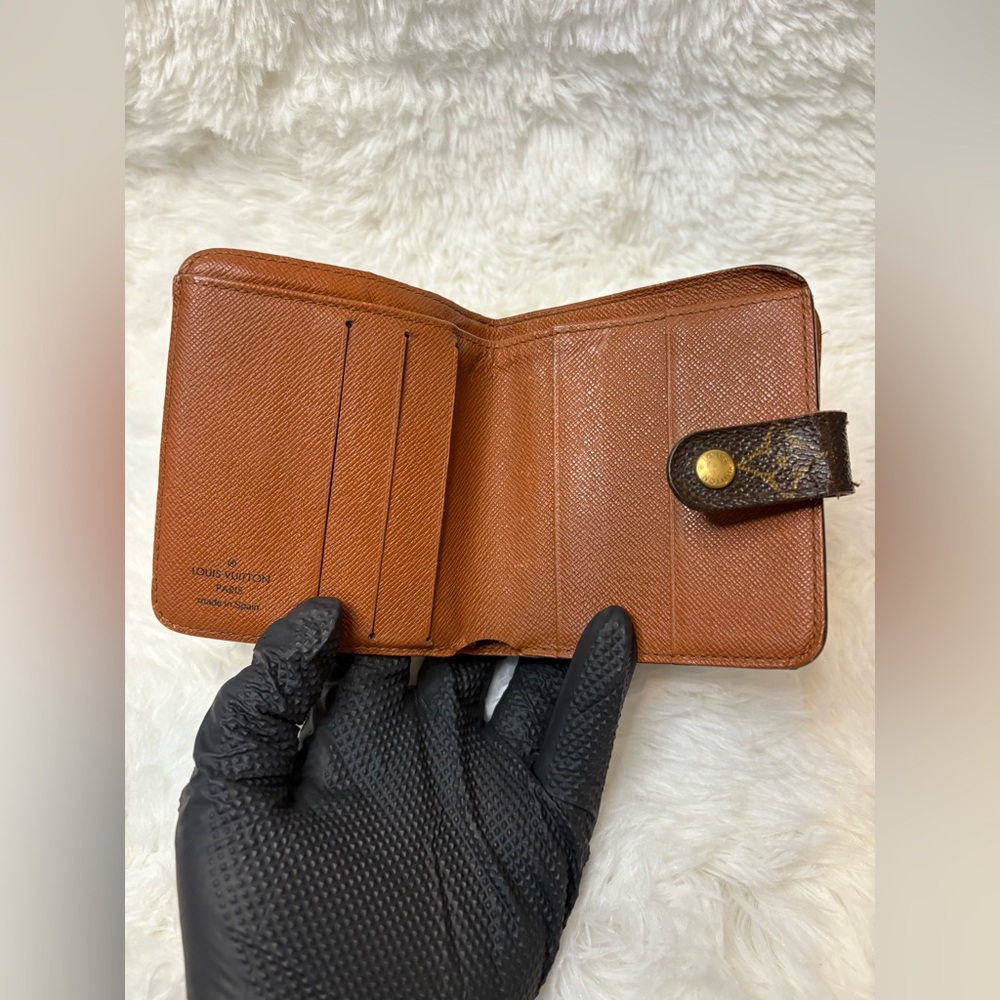 Vintage Louis Vuitton Monogram Compact Zippy Wallet - CA0949 - Picture 5 of 15